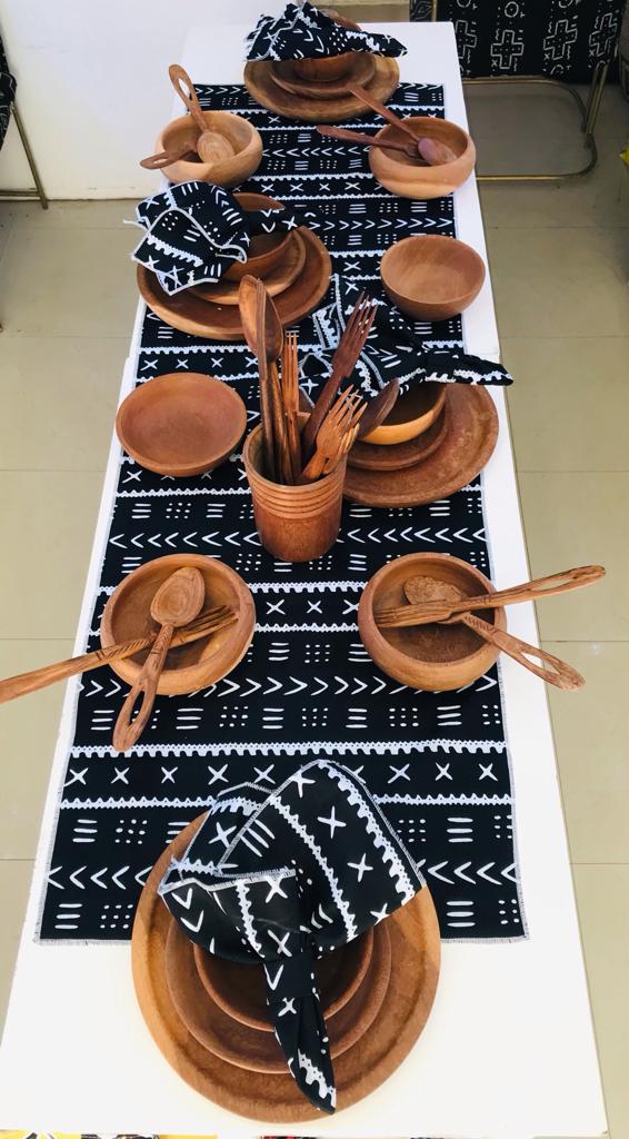 Set Wax Table Runner & Napkins