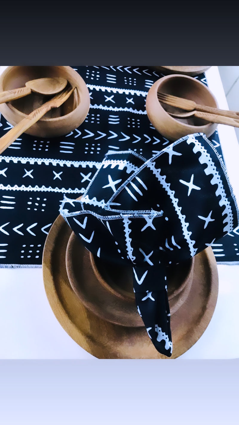 Set Wax Table Runner & Napkins